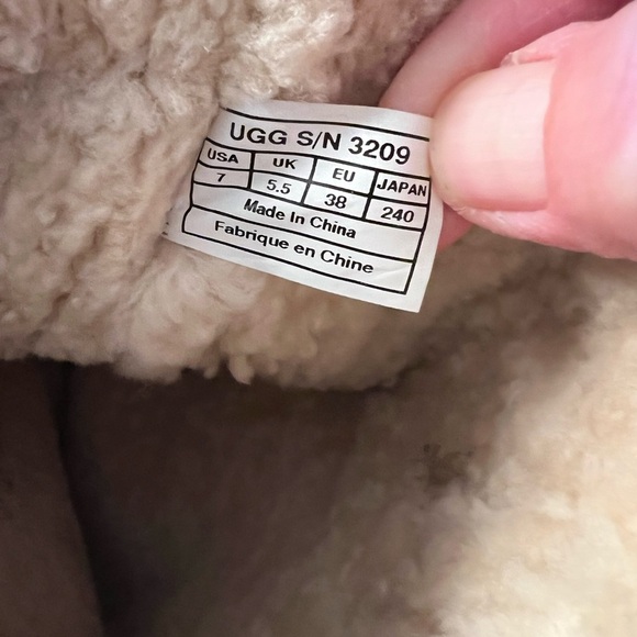 UGG WOMENS SHERPA LINED LEATHER BOOT SIZE 7 WORN ONCE - Picture 10 of 10